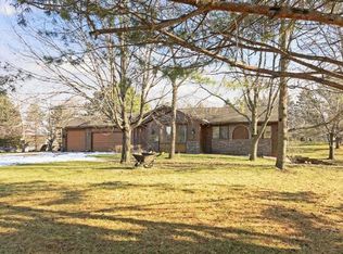 8135 Windy Ridge Rd, Waconia, MN 55387
