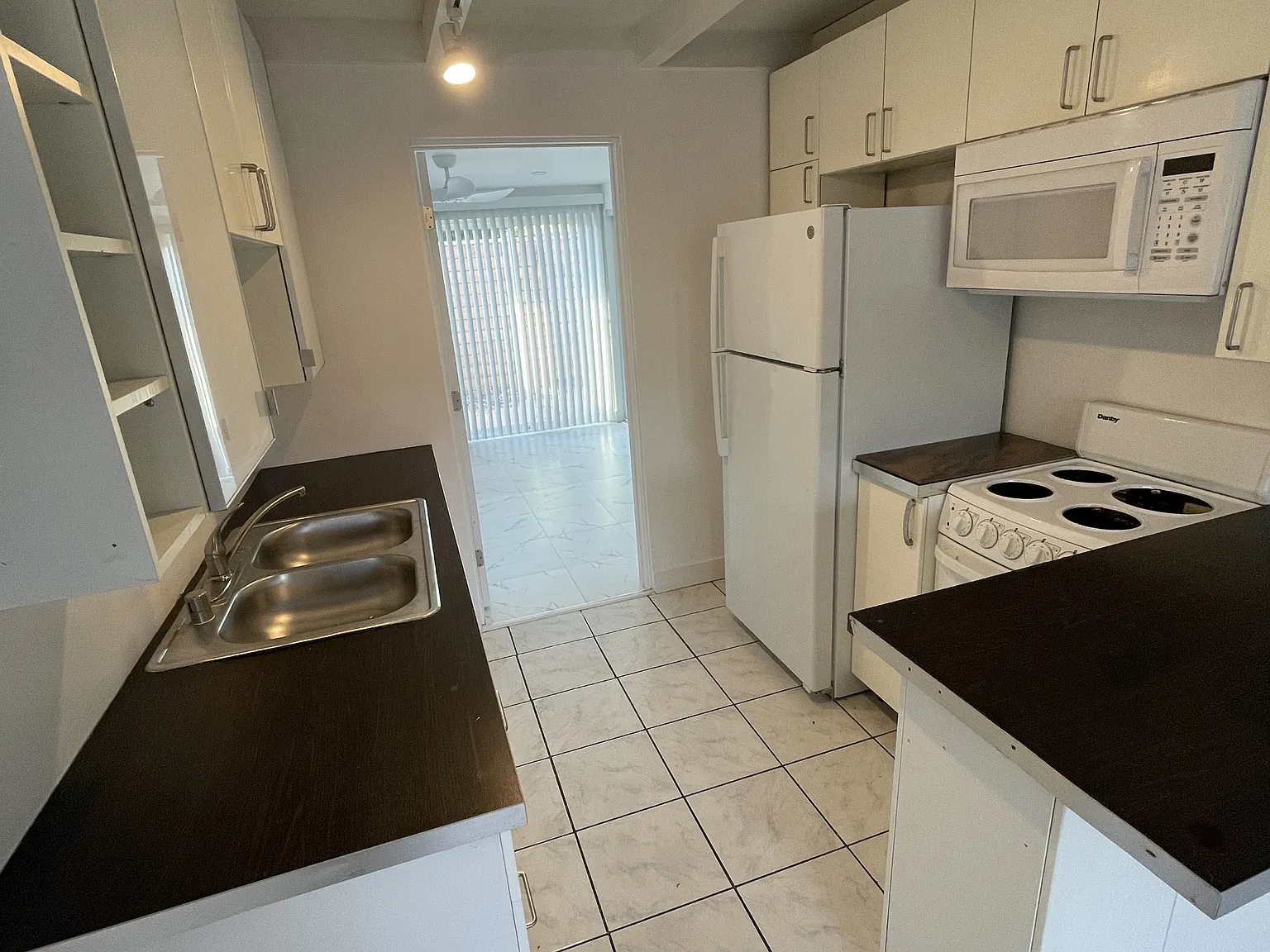 508 Desert View Dr — Photo 1