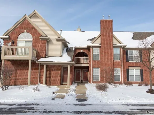28297 Carlton Way Dr, Novi, MI