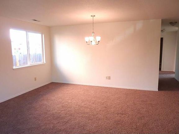 4th image of 13417 NE 91st St