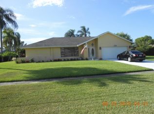 11347 Coralwood Ct, Wellington, FL 33414
