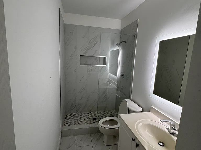 1454 Montclair Ct — Photo 18