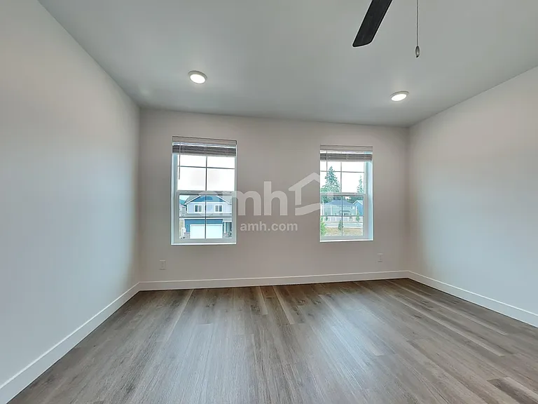 7718 Selah St SW — Photo 12