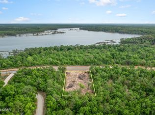 Country Club Blvd, Chipley, FL 32428