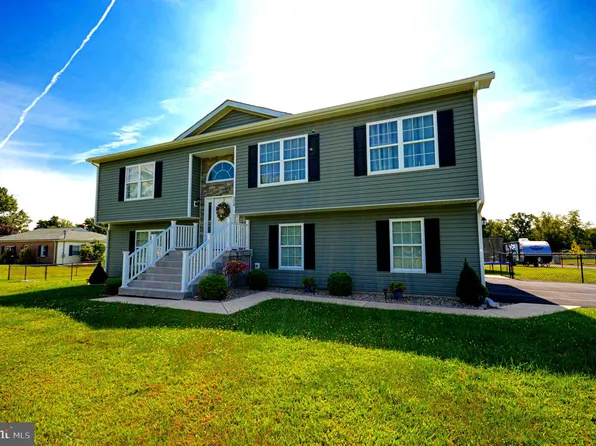 320 Sulphur Springs Rd, Inwood, WV 25428