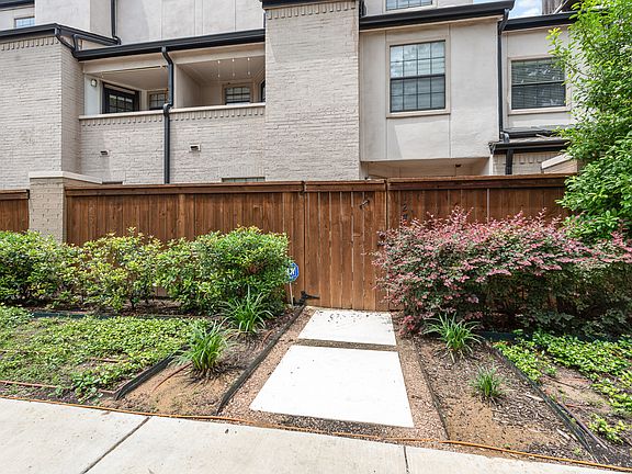 3rd image of 3901 Travis St