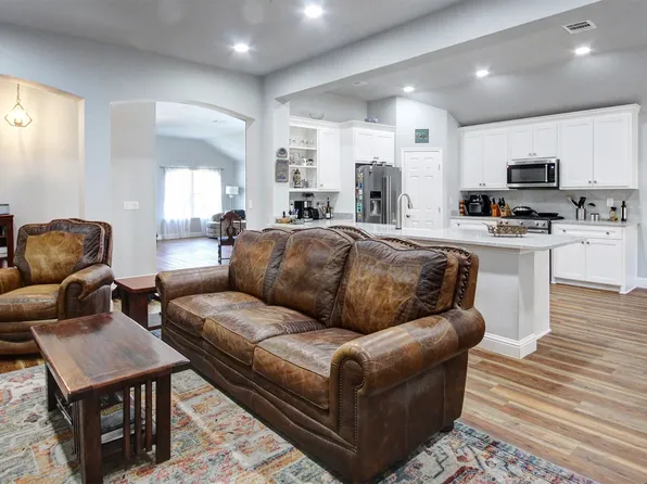 949 Wisperwood Dr, Rockwall, TX 75087