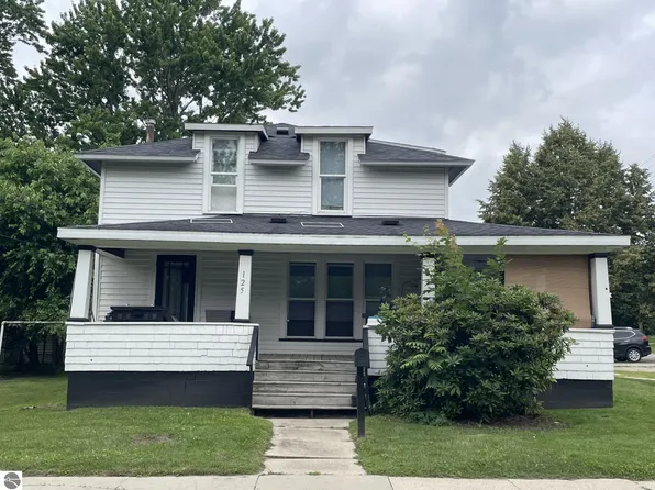 125 Cedar Ave, Alma, MI 48801