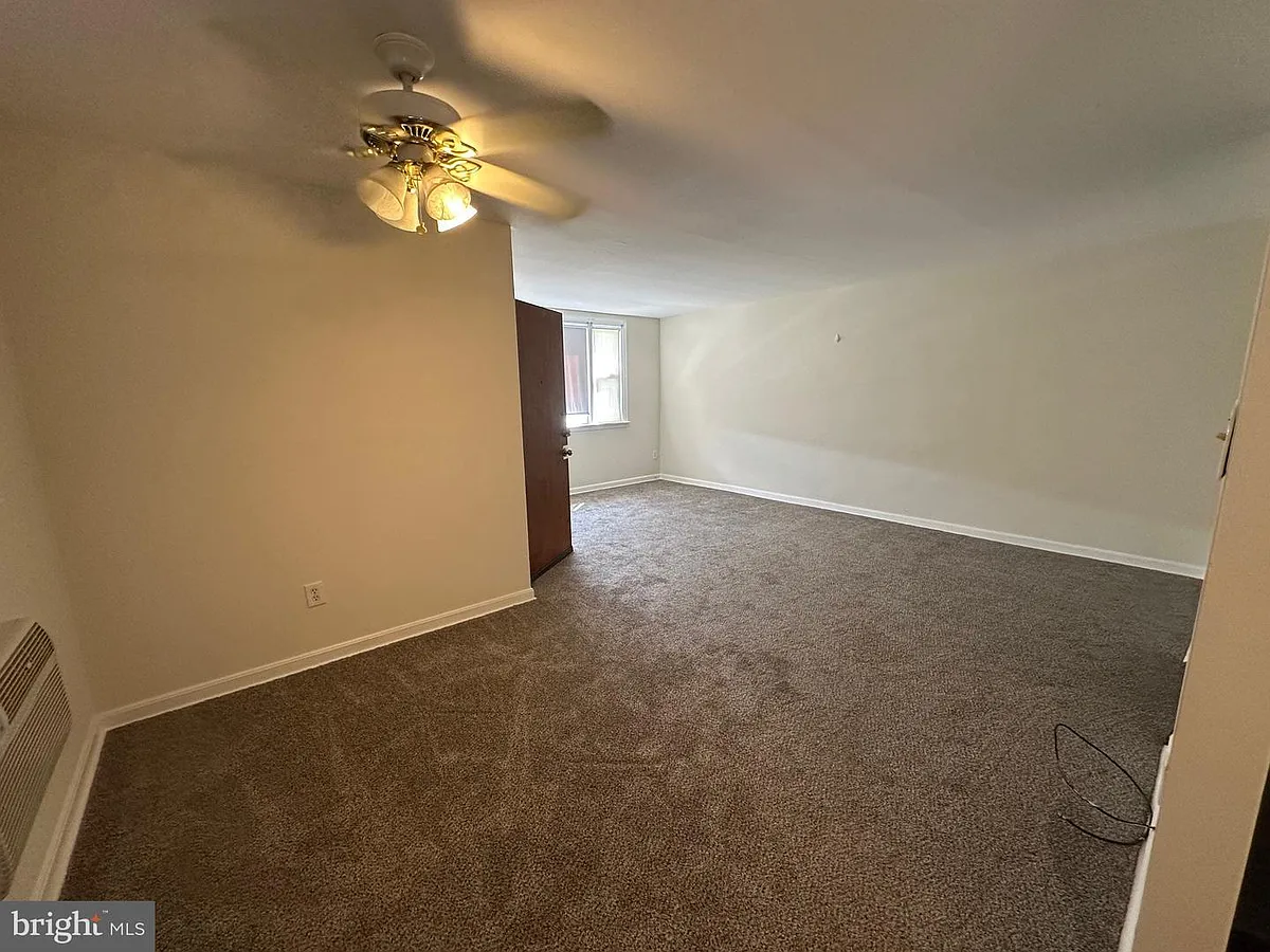 Building Photo - 1203 Fuller St #2