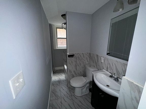 3rd image of 214 Bloomfield Ave #2