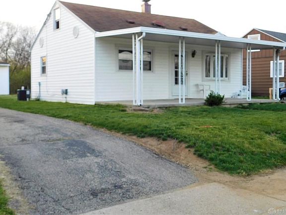 3rd image of 227 W Circle Dr