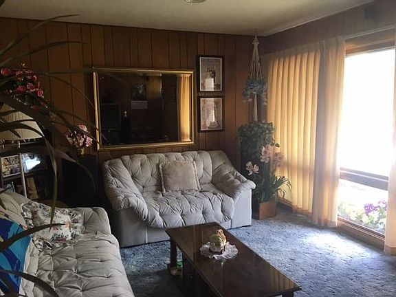 3rd image of 1334 N Fairview Ave