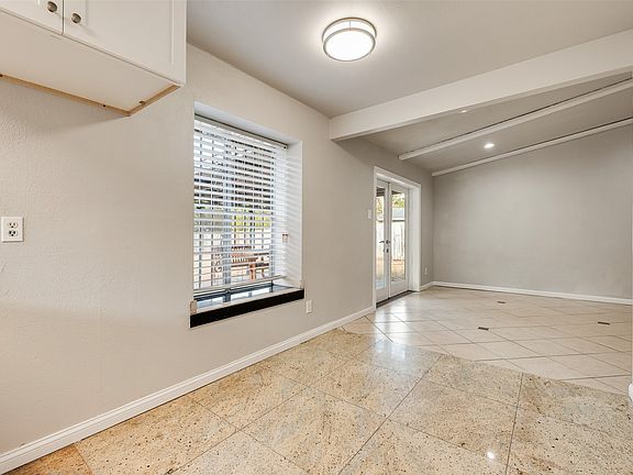 5th image of 9829 Grove Oaks Blvd