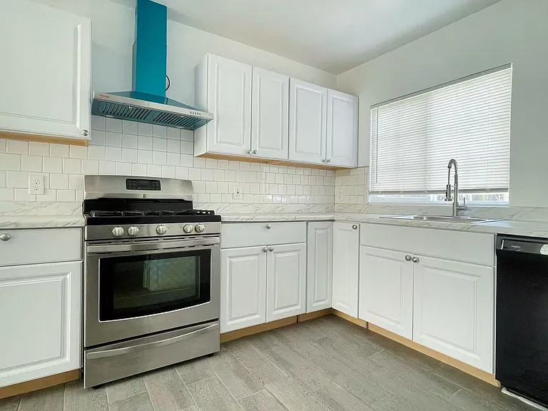 1705 Kenwood St #A — Photo 6