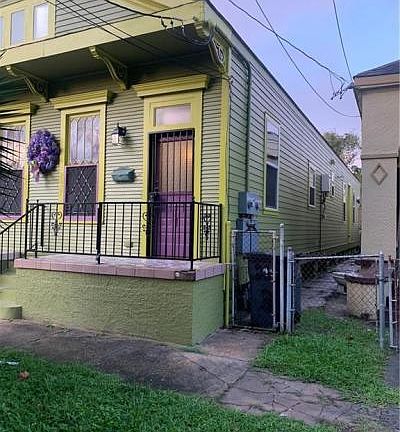 2nd image of 2627 Onzaga St