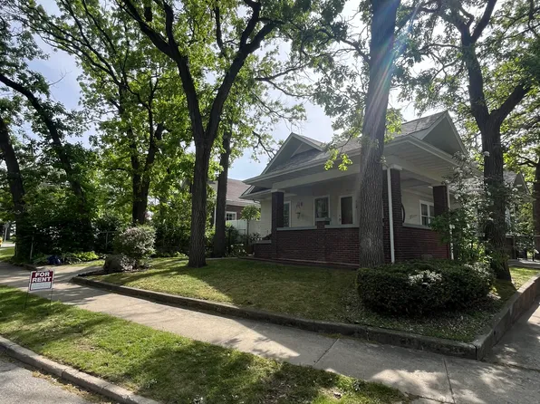 112 N Crescent Dr, Mason City, IA 50401