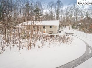 264 Twin Pines Ln, Newland, NC 28657