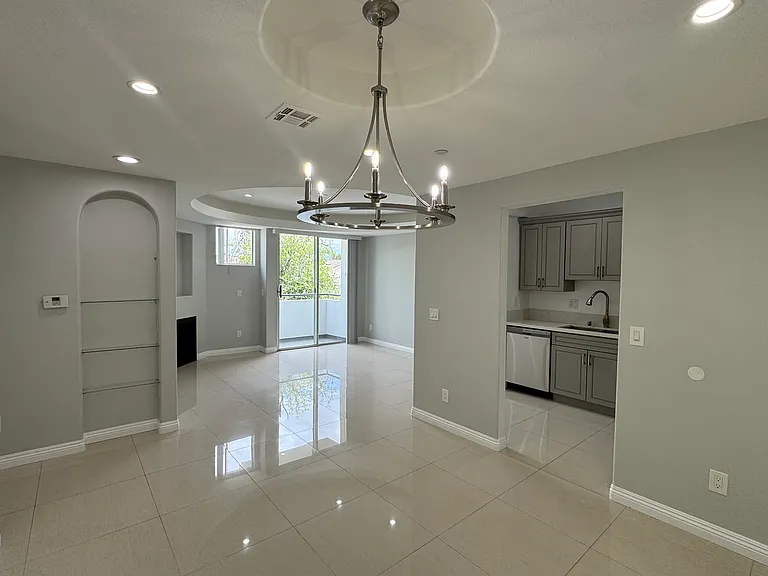 12222 Moorpark St #206 — Photo 15