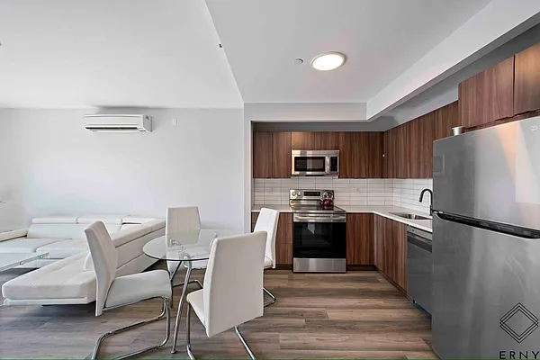 Rented by ERNY LLC | media 19