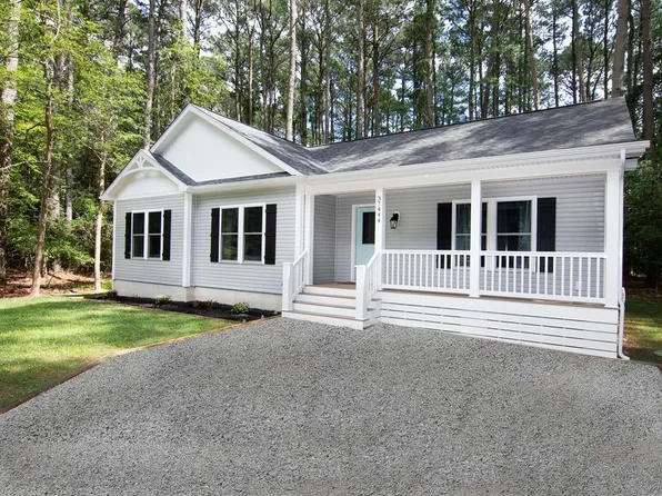 37444 Castaway Dr, Greenbackville, VA 23356