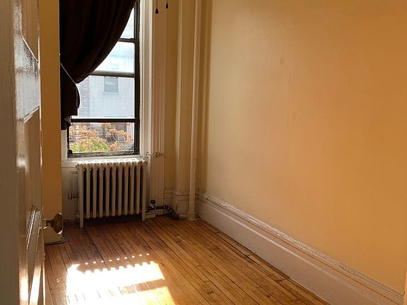 4th image of 328 W 89th St #10