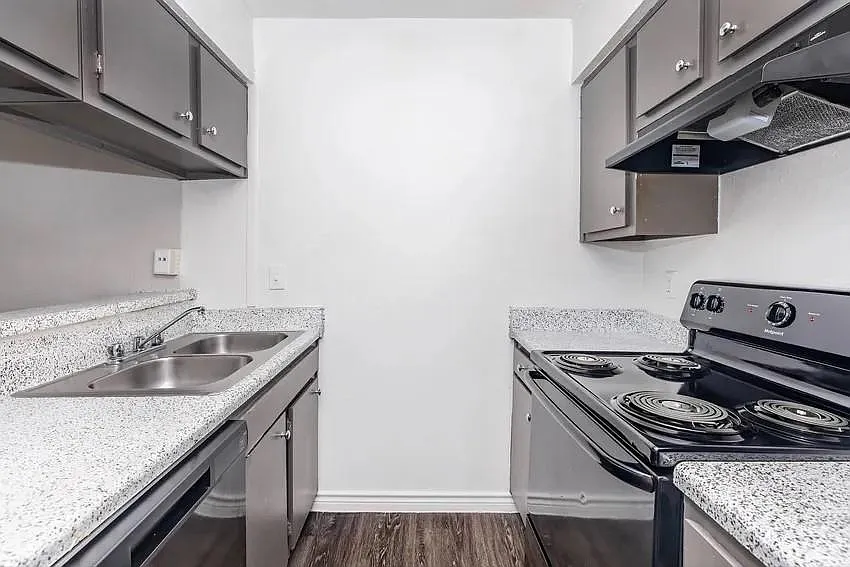 Building Photo - 4400 Memorial Dr #38-3255