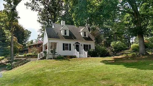 1132 Rosser Ave Photo 1