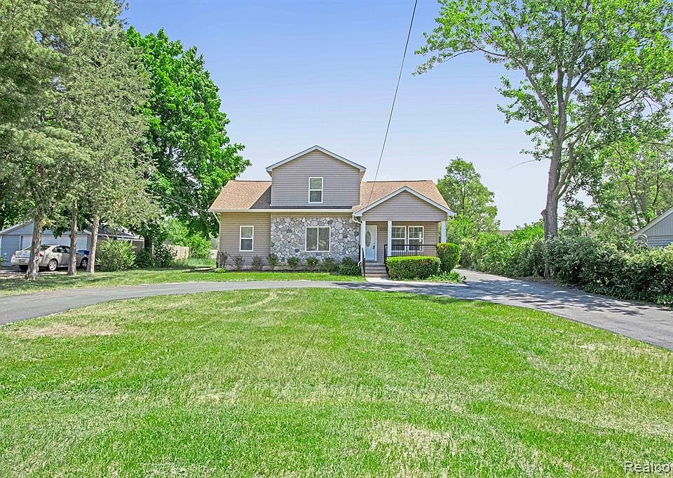 1st image of 1086 Shoman Dr