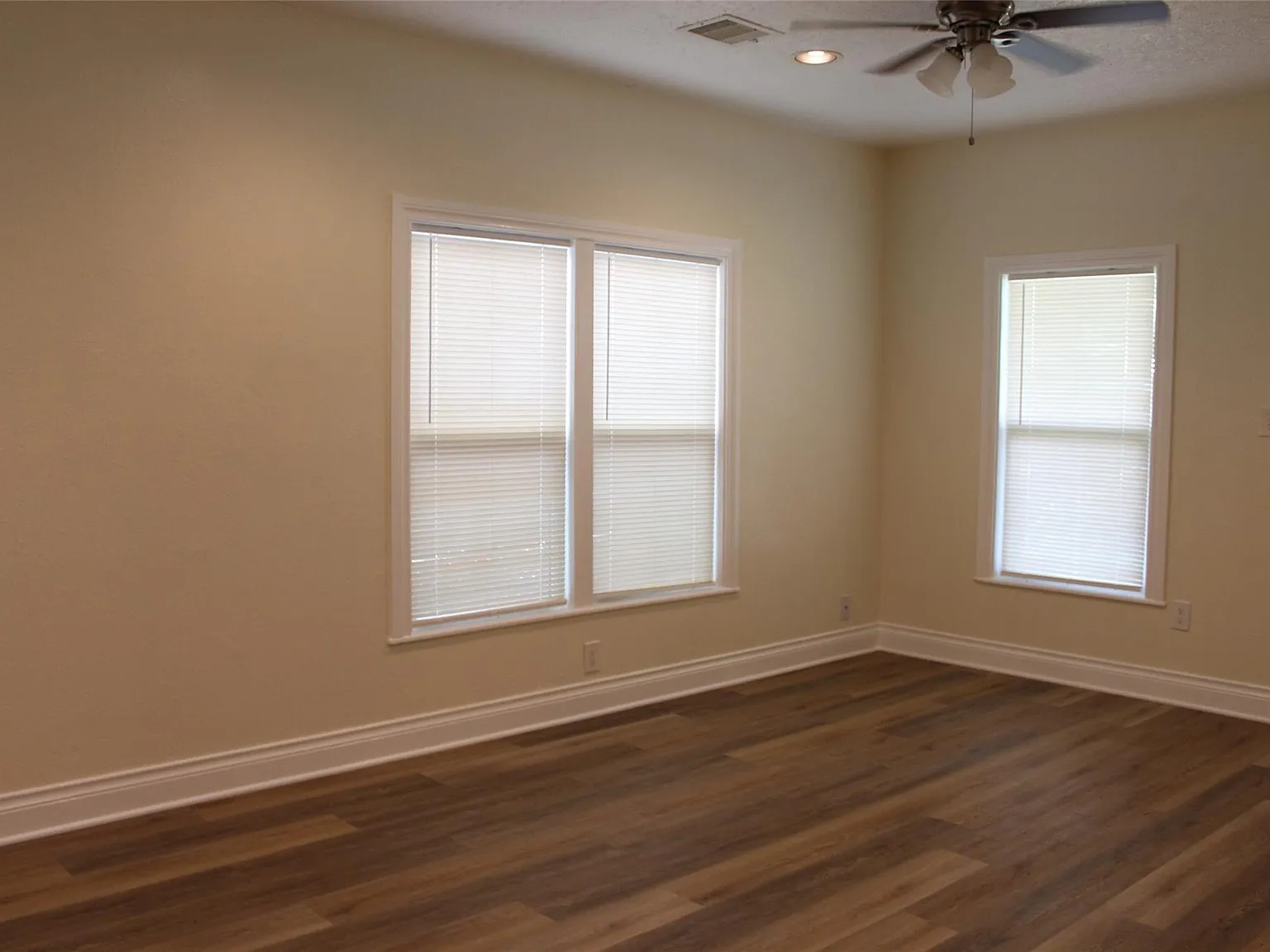 2 bed, 2.0 bath, 936 sqft, $1,525 — Photo 4