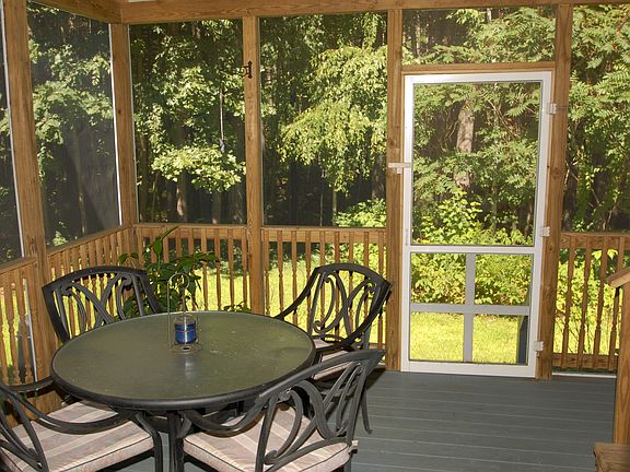 Screened in Porch