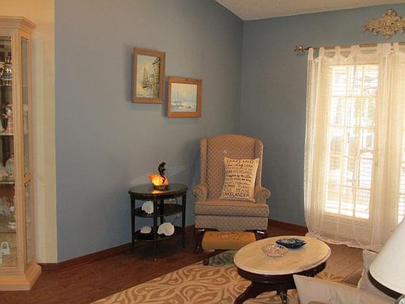 3rd image of 5935 Colony Place Dr