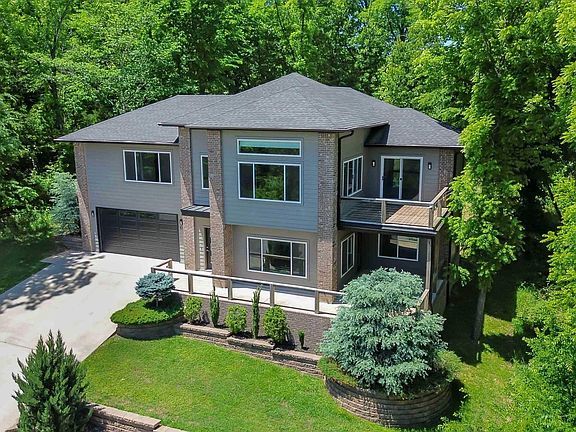 3rd image of 53 Chelmsworth Dr
