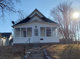 1616 6th St, Perry, IA 50220