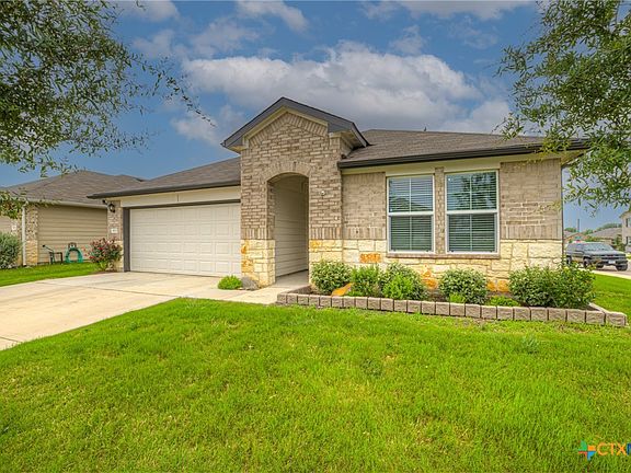 3rd image of 800 Bahia Pl