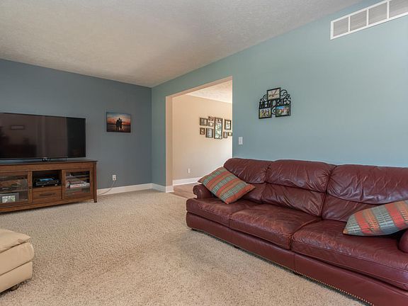 5th image of 874 Red Tail Dr