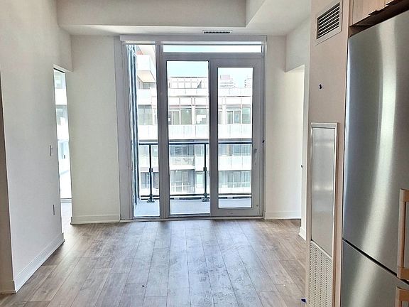 3rd image of 121 Lower Sherbourne St #1553