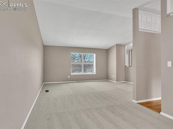 4th image of 3350 Lynnwood Way