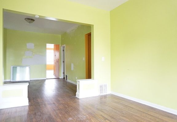 4th image of 7240 S Langley Ave