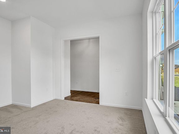 5th image of 709 Jeffsu Lot 62