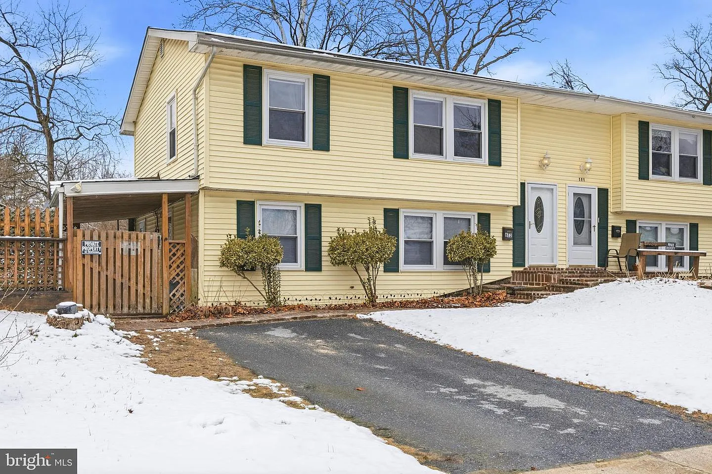 652 Chapelview Dr photo 1