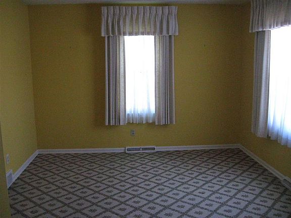 3rd image of 421 E Pease Ave