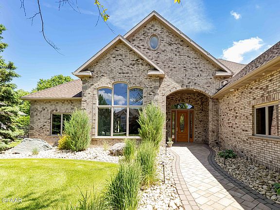 2nd image of 5797 Pinehurst Ct