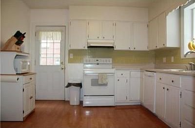 3rd image of 804 Breezemont Dr