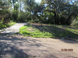 2701 Revere St, Jackson, MS 39212