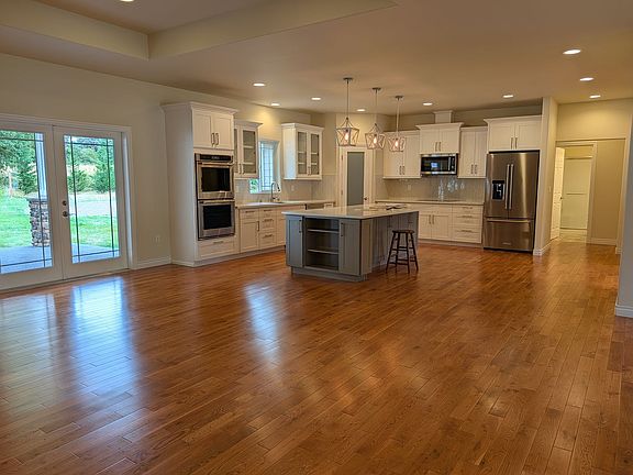 3rd image of 13837 Bay View Rd