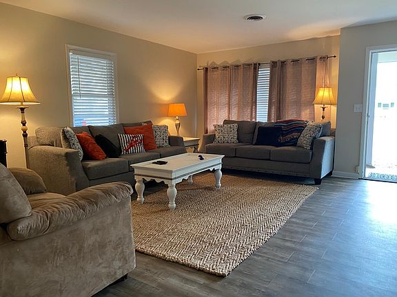 4th image of 118 Asbury St