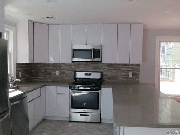 4th image of 70A Sagamore Hill Dr