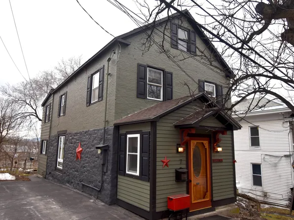 7 MacDonough Drive, Vergennes, VT 05491