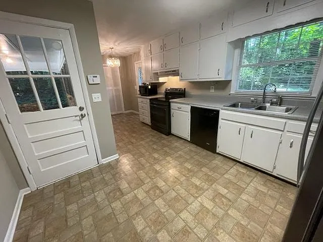 2030 Cliff Valley Way NE — Photo 4