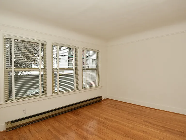Ellinwood Apartments — Photo 5